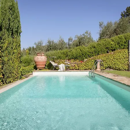 Luxury Pool In *