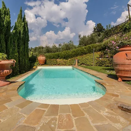 Luxury Pool In *